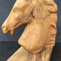 Scultura in legno testa di cavallo