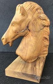 Scultura in legno testa di cavallo