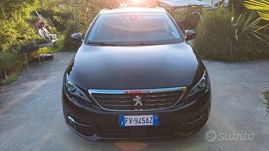 Peugeot 308 SW 130cv Allure Tetto panoramico