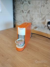 Nespresso Essenza Mini Limited edition Pantone 