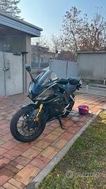 YAMAHA R125 AKRAPOVIC