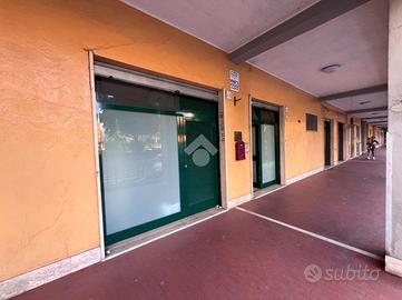 NEGOZIO A ROMA