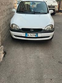 Opel Corsa 1.2 16v 2000 edition