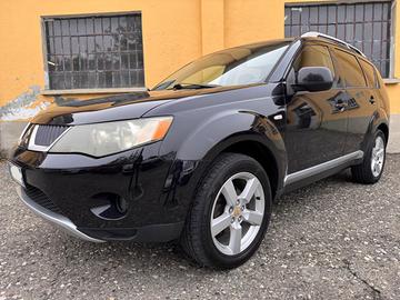 MITSUBISHI Outlander 7 posti 2.0 DI-D Intense DP