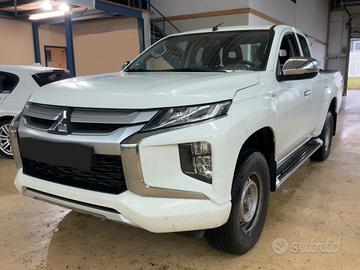 Mitsubishi L200 Club-Cab Gancio SOLO 36.000KM!