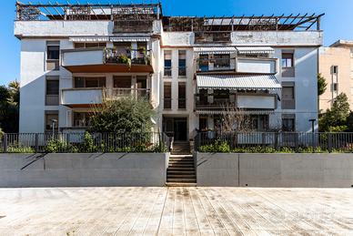 Zona Punici - Appartamento bilivelli con cortile