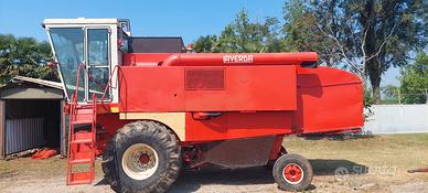 Mietitrebbia Laverda M152