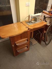 macchina da cucire Necchi 