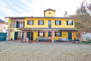 TERRATETTO RISTRUTTURATO CON CORTILE PRIVATO BOX E