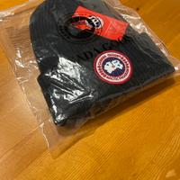Berretto canada goose con logo clasico