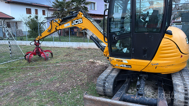 Escavatore JCB