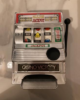 Salvadenaio a slot machine