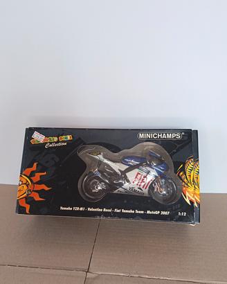 Valentino Rossi Yamaha YZR-M1 2007 Fiat  1:12