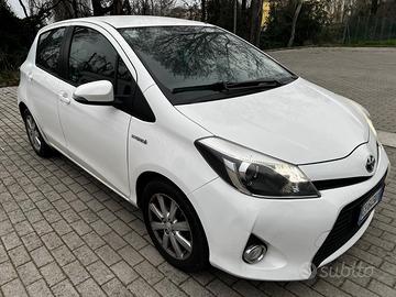 Toyota Yaris Hybrid 1.5 Automatica Lounge+
