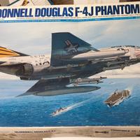 Aereo Jet McDonnell Douglas F-4J Phantom II Tamiy