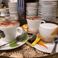 Banconiera, segretaria o pulizie