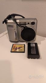 macchina Nikon coolpix 880 usata