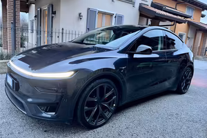 Tesla Model Y Performance 2026