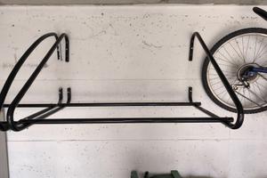 Porta gomme da parete