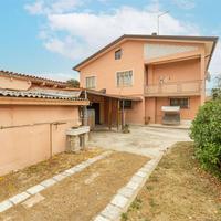 AMPIA CASA SINGOLA SU DUE PIANI
