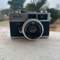 Fotocamera vintage Minolta Hi-Matic E + custodia