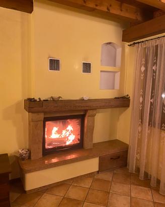 Rivestimento in marmo per caminetto