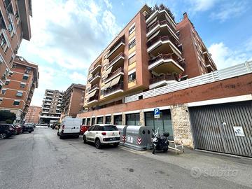 Magliana - locale commerciale