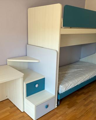 Letto a castello con scrivania