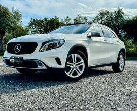 MERCEDES- BENZ GLA 220 D 4MATIC SPORT TETTO