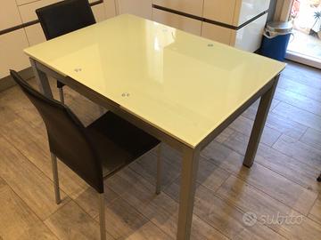 Tavolo in vetro + 4 sedie
