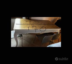 Tavolo in radica