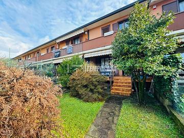 VILLETTA A SCHIERA CON GIARDINO E BOX