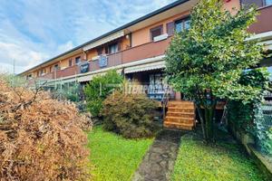 VILLETTA A SCHIERA CON GIARDINO E BOX