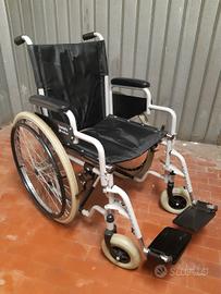 SEDIA A ROTELLE PER ANZIANI E DISABILI