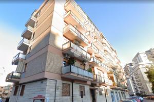 3 LOCALI A TARANTO