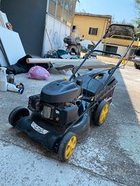 Taglierba con trazione