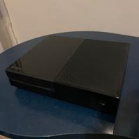 Xbox one + giochi + adattatore per cuffiette