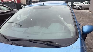 Parabrezza anteriore FORD FIESTA 2010 colore JA8 5