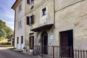 Rustico / Casale di 170 m² con più di 5 locali a C