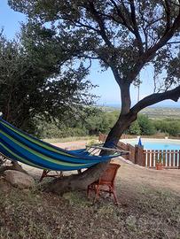 Casa con piscina e giardino