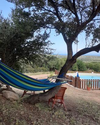 Casa con piscina e giardino