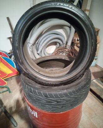 2 gomme toyo 215/40 R18 89w