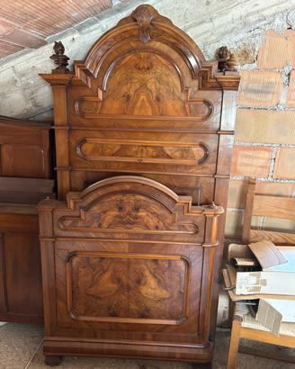 Letto matrimoniale antico
