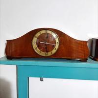 176256 Orologio da comò a batteria c mobile antico