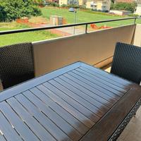 Tavolo da terrazzo o giardino con sedie