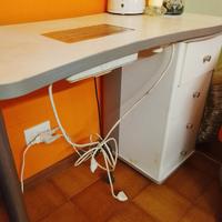 tavolino manicure e ricostruzione unghie