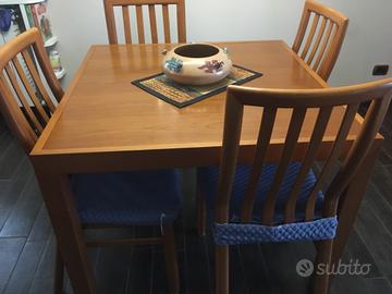 Tavolo allungabile e sedie