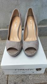 Scarpe alte con plateau grigio