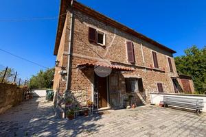 CASA SEMINDIPENDENTE A CALVI DELL'UMBRIA