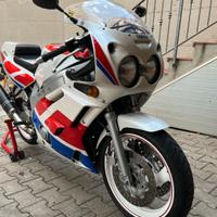  carena anteriore fzr 600 89